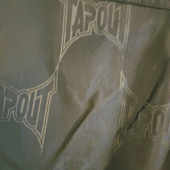 TAPOUT Men's Olive Green, White and Black Fight Shorts Size Large - Picture 9 of 9